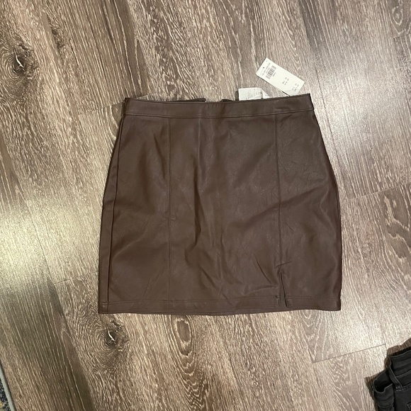 Abercrombie & Fitch Brown Leather Skirt (S) - Picture 4 of 4